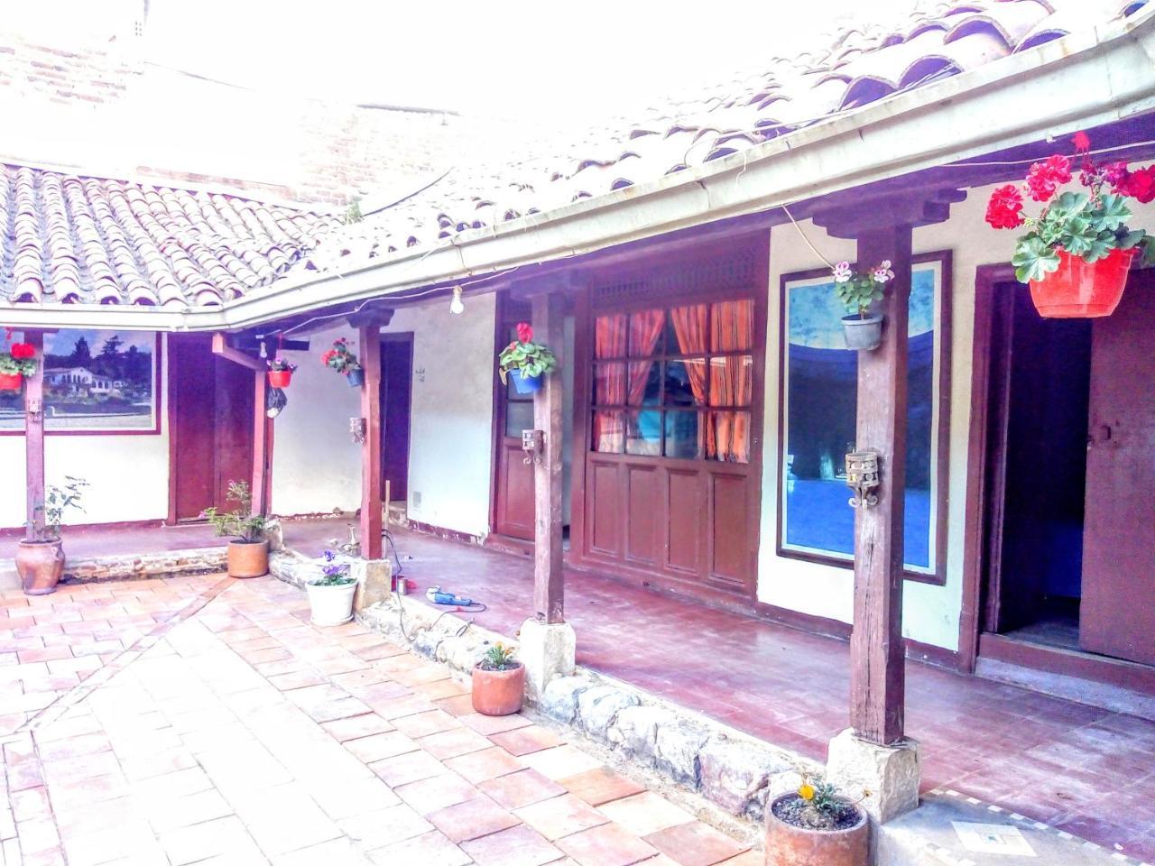 ホテル Vieja Aduana Zipaquirá エクステリア 写真